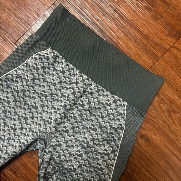 Wtflex Seamless High Waisted Leggings - Picture 5 of 5